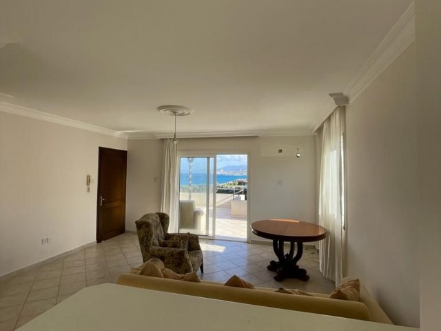 Penthouse Kaufen in Aşağı Girne, Kyrenia