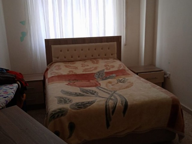 GİRNE LORD PALACE YAKININDA SATILIK 2+1 DAİRE