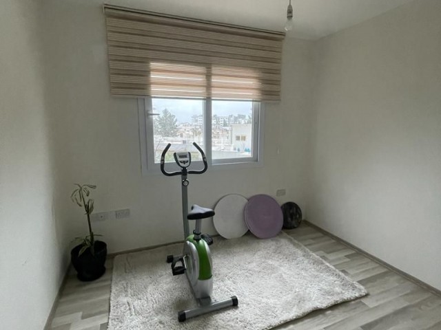 SEMI-FURNISHED 3+1 FLAT FOR SALE IN EXCELLENT LOCATION IN THE CENTER OF KYRENIA ** 