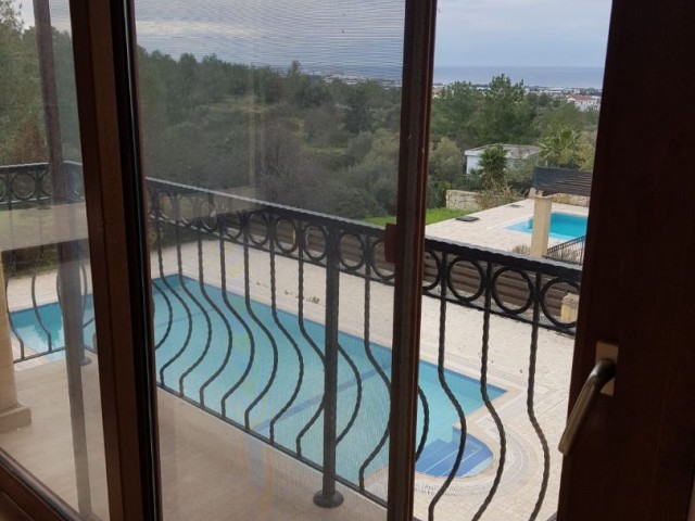 3+1 VILLA MIT POOL ZUR MIETE IN KYRENIA CHATALKÖY ** 