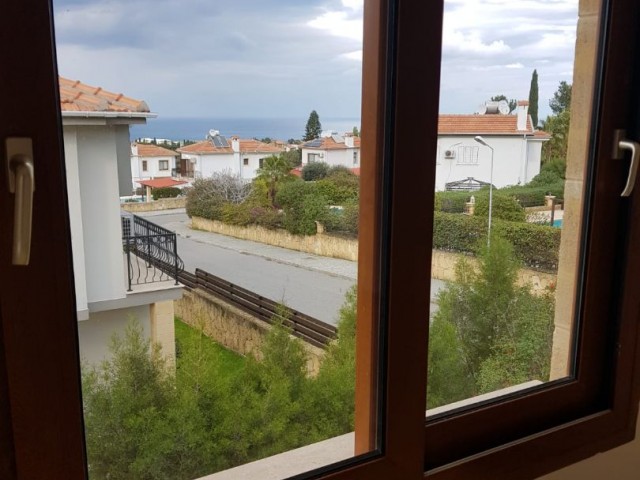 3+1 VILLA MIT POOL ZUR MIETE IN KYRENIA CHATALKÖY ** 