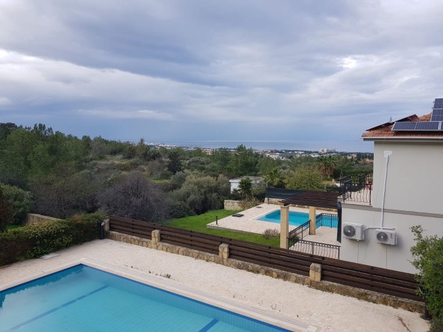 3+1 VILLA MIT POOL ZUR MIETE IN KYRENIA CHATALKÖY ** 