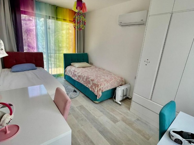 GİRNE/OZANKÖY'DE KİRALIK 4+1 TOWNHOUSE