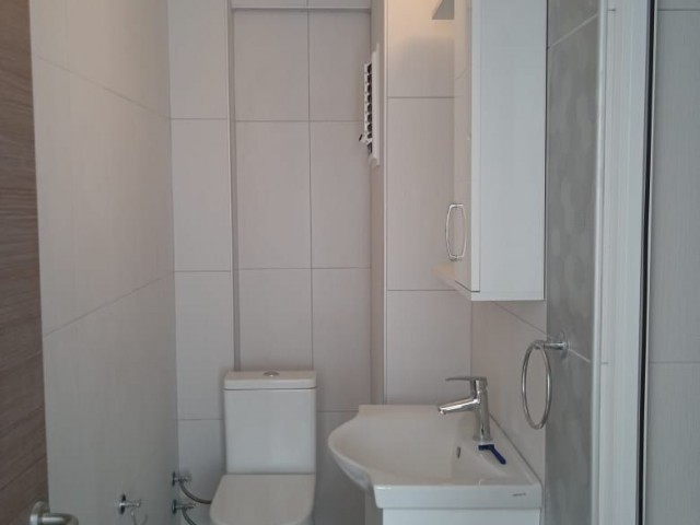 2+1 WOHNUNG ZUM VERKAUF IN KYRENIA CENTRAL OSCAR HOTEL SOWIE NORTH RESIDENCE ** 