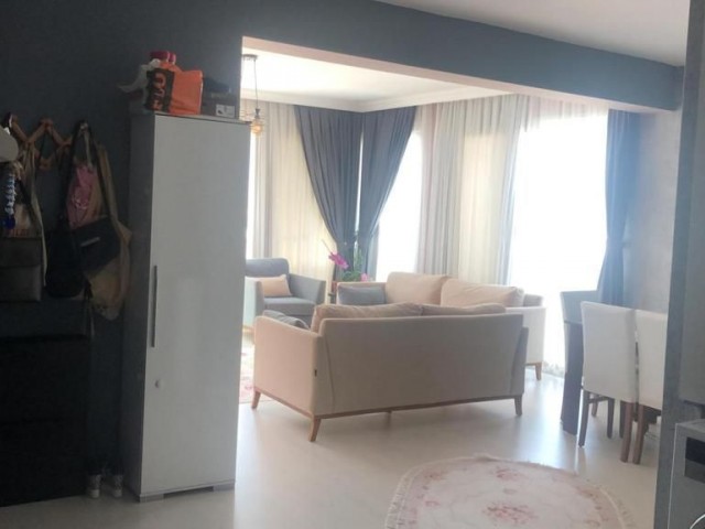 GİRNE MERKEZ NUSMAR MARKET YAKINI SATILIK 3+1 DAİRE