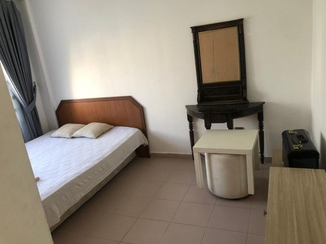 WOHNUNG ZU VERKAUFEN IN KYRENIA/OLIVENHAIN ** 