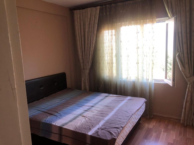 WOHNUNG ZU VERKAUFEN IN KYRENIA/OLIVENHAIN ** 