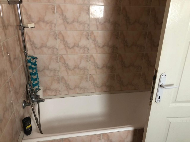 WOHNUNG ZU VERKAUFEN IN KYRENIA/OLIVENHAIN ** 