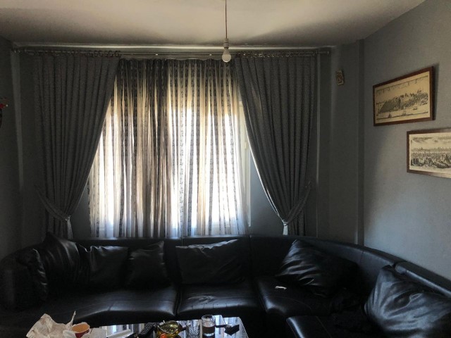 WOHNUNG ZU VERKAUFEN IN KYRENIA/OLIVENHAIN ** 