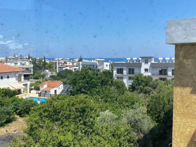 KYRENIA / ALSANCAK ZUM VERKAUF 1+1/2+1 WOHNUNGEN ** 