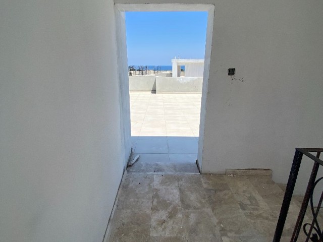 FOR SALE IN KYRENIA/ALSANCAK 1+1/2+1 APARTMENTS ** 