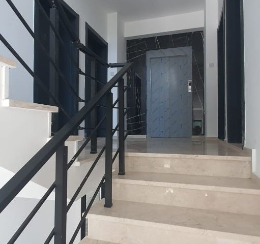 2+1 PENTHOUSE UND DAIRES IM ZENTRUM VON KYRENIA ZU VERKAUFEN ** 