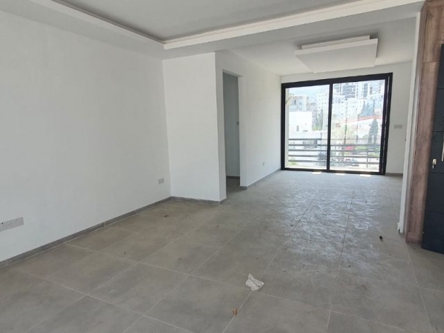 GİRNE MERKEZDE SATILIK 2+1 PENTHOUSE VE DAIRELER