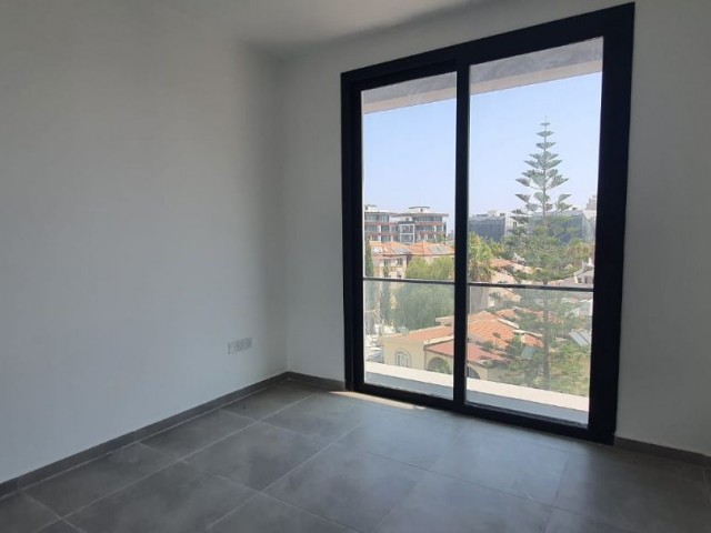 GİRNE MERKEZDE SATILIK 2+1 PENTHOUSE VE DAIRELER