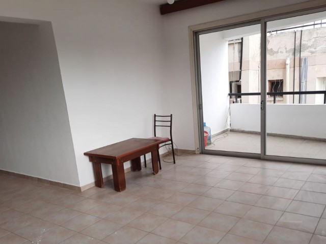 LEFKOŞA/KÖŞKLÜÇİFTLİK'TE SATILIK 3+1 DAİRE