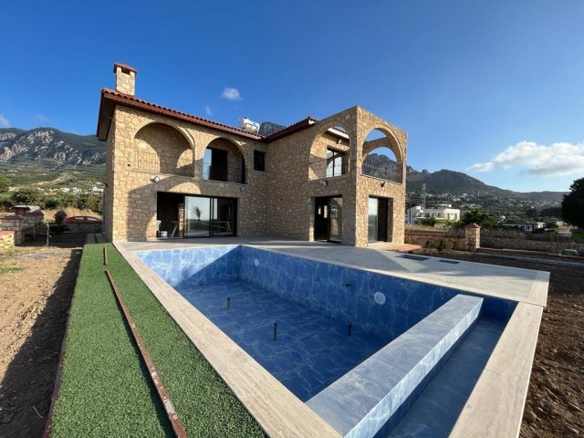 MAGNIFICENT 4+1 VILLA FOR SALE IN GİRNE/KARŞIYAKA