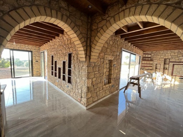 MAGNIFICENT 4+1 VILLA FOR SALE IN GİRNE/KARŞIYAKA