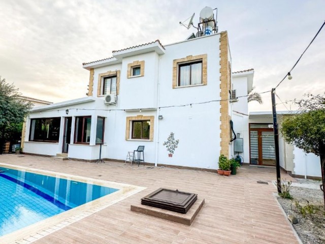 4+2 MÖBLIERTE VILLA ZUM VERKAUF IN KYRENIA/KARAKUM