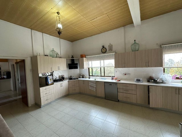 DETACHED HOUSE FOR SALE IN KYRENIA/BOGAZ