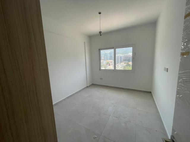 GİRNE MERKEZDE SATILIK 2+1 DAİRE