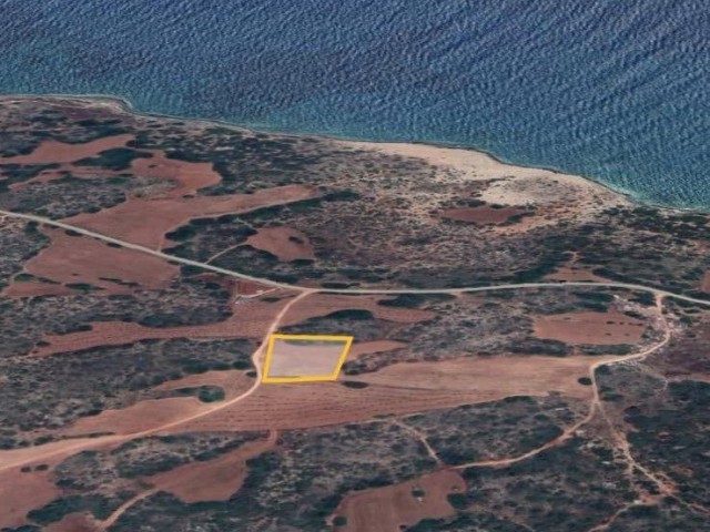 FIELD FOR SALE NEAR THE SEA IN KYRENIA/SADRAZAMKOY