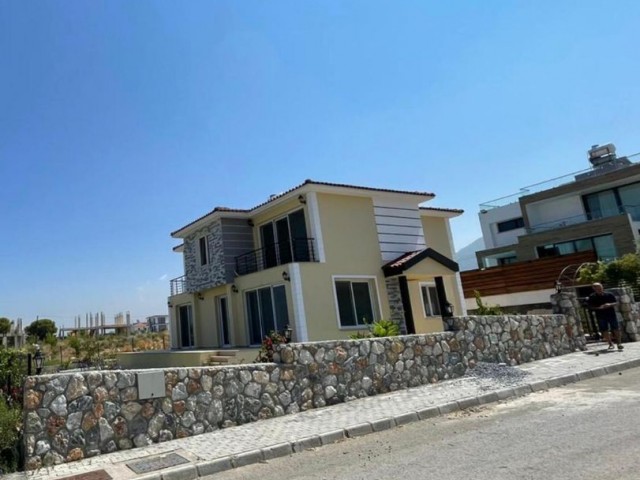 4+1 LUXUSVILLA ZUM VERKAUF IN GİRNE/ÇATALKÖY