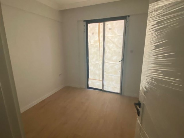 GİRNE/KARAOĞLANOĞLU'NDA SATILIK 2+1 DAİRE