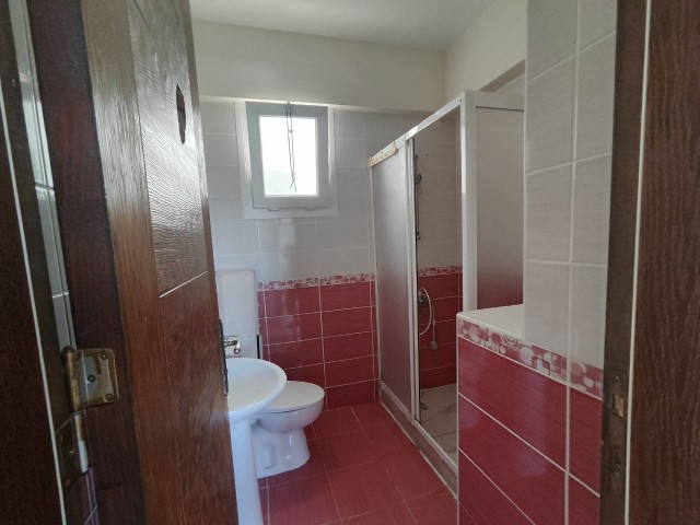 3+1 UNMÖBLIERTE WOHNUNG ZU VERMIETEN IN GIRNE/ALSANCAK