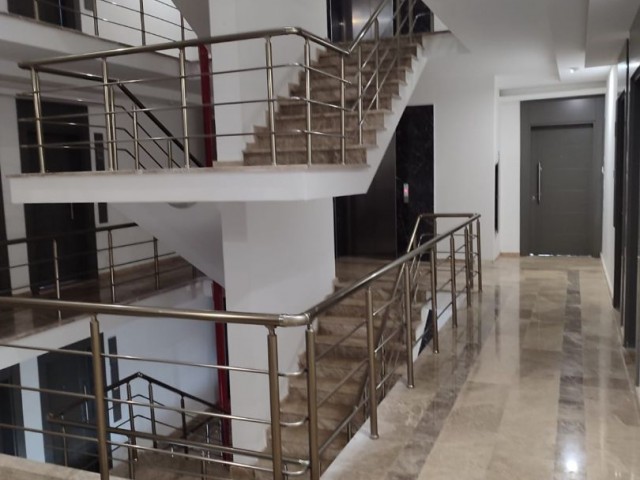 2+1 WOHNUNG ZUM VERKAUF IM KYRENIA CENTER