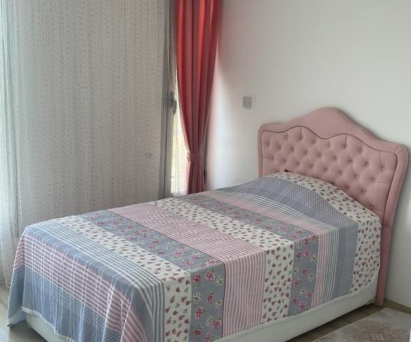 3+1 DUPLEX-MÖBLIERTE WOHNUNG ZU VERMIETEN IN GIRNE/ALSANCAK