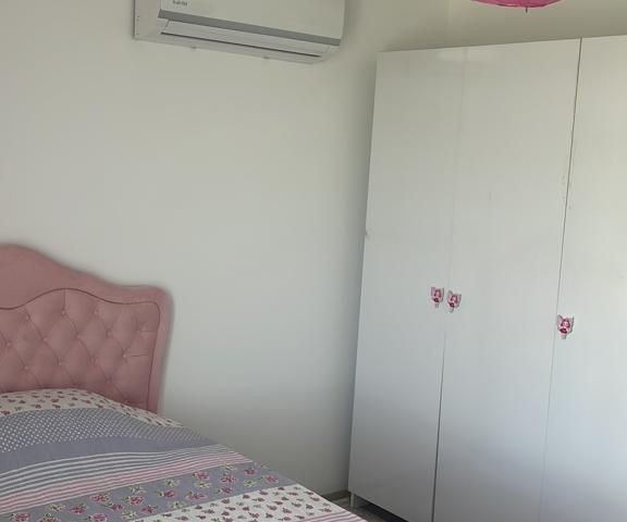 3+1 DUPLEX-MÖBLIERTE WOHNUNG ZU VERMIETEN IN GIRNE/ALSANCAK