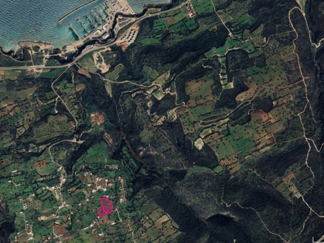 GRUNDSTÜCK ZUM VERKAUF IN İSKELE/SİPAHİ MIT BLICK AUF DIE MARINA DES KARPAZ-TORS