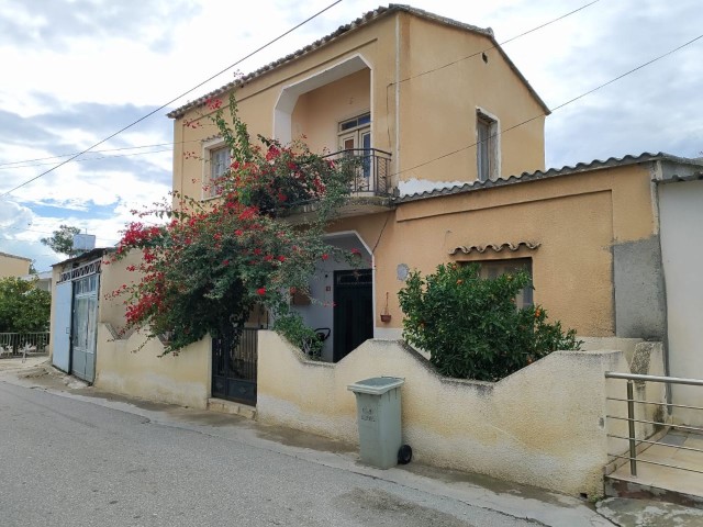 2+1 DUPLEX-EINFAMILIENHAUS ZUM VERKAUF IN FAMAGUSTA/PAŞAKÖY