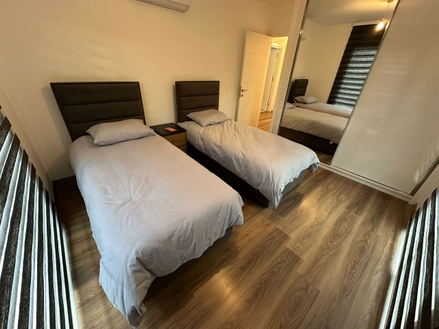 MÖBLIERTE 2+1 LUXUSWOHNUNG ZU VERMIETEN IM KYRENIA CENTER IN DER NÄHE DES LORDS PALACE HOTELS