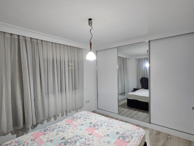 LEFKOŞA DEREBOYU BÖLGESİNDE SATILIK 3+1 EŞYALI DAİRE