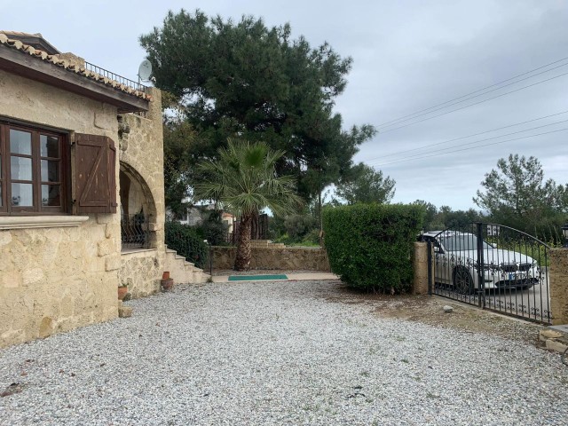 3+1 FURNISHED STONE HOUSE WITH PRIVATE POOL FOR SALE IN GIRNE/ALSANCAK