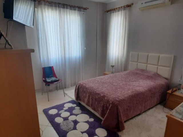 GİRNE MERKEZDE SATILIK 4+1 EŞYALI PENTHOUSE 