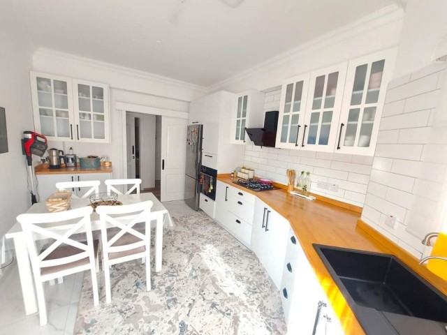 3+1 FLAT FOR SALE IN KYRENIA CENTRAL KASHGAR REGION