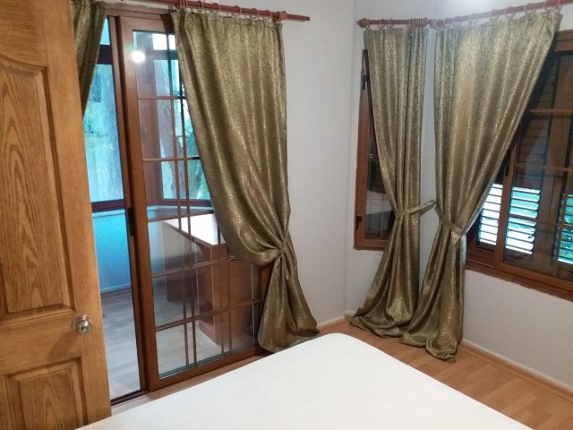 3+1 FURNISHED FLAT FOR SALE IN KYRENIA CENTRAL MR.POUND AREA