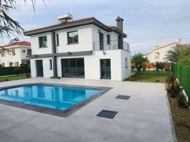 4+1 VILLA WITH POOL FOR SALE IN KYRENIA/BELLAPAIS