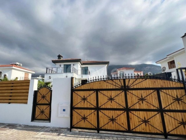 4+1 VILLA WITH POOL FOR SALE IN KYRENIA/BELLAPAIS