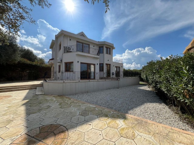 4+1 MÖBLIERTE VILLA ZU VERMIETEN IN GIRNE/ESENTEPE