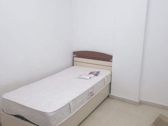 3+1 MÖBLIERTE WOHNUNG ZU VERMIETEN IN NICOSIA/YENİŞEHİR