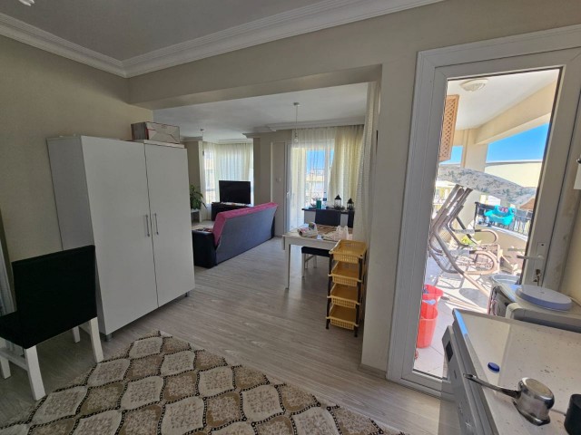 GİRNE/ALSANCAK'TA ORTAK HAVUZLU SİTE İÇERİSİNDE SATILIK 3+1 PENTHOUSE