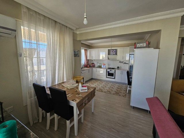 GİRNE/ALSANCAK'TA ORTAK HAVUZLU SİTE İÇERİSİNDE SATILIK 3+1 PENTHOUSE