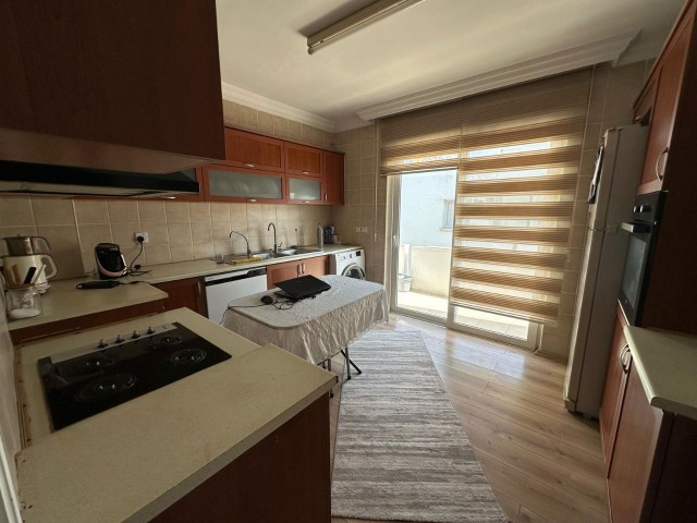 4+1 FLAT FOR SALE IN KYRENIA CENTER