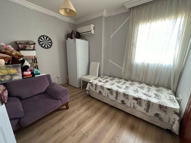 4+1 FLAT FOR SALE IN KYRENIA CENTER