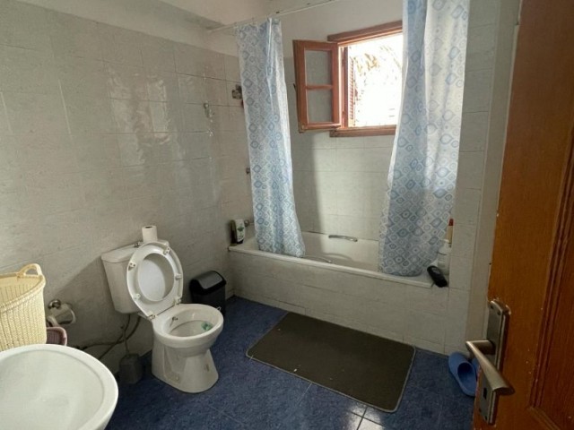 GROUND FLOOR 3+1 FURNISHED FLAT FOR RENT IN KYRENIA CENTER
