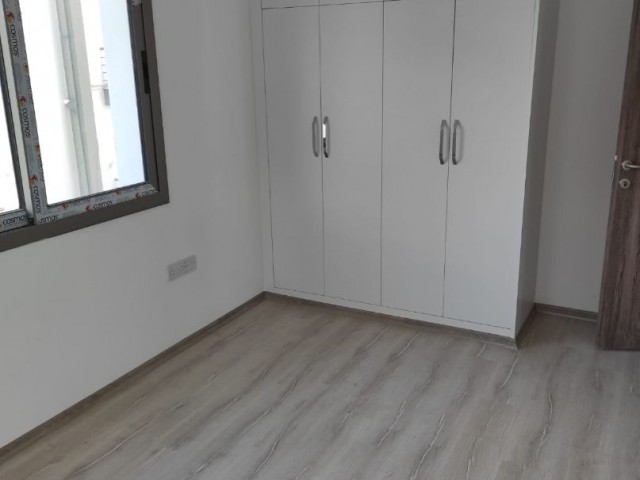 UNMÖBLIERTE 3+1-WOHNUNG ZU VERMIETEN IM KYRENIA CENTER