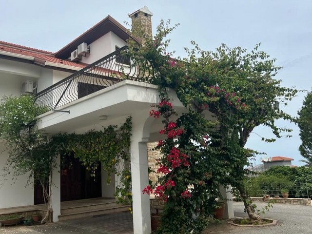 6+1 FURNISHED VILLA FOR RENT IN KYRENIA EZIÇ PREMIER AREA